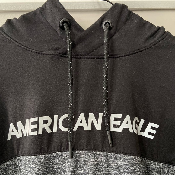 American Eagle Reflective Flex Workout Sweater - Picture 2 of 5